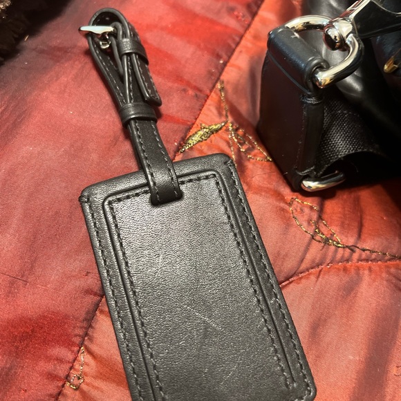 Men’s/women’s Coach embossed leather overnight bag. - Picture 5 of 6